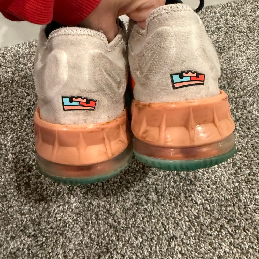 Nike LeBron 18 XVIII low tune squad space jam basketball shoes, youth size 4.5 - Picture 5 of 14